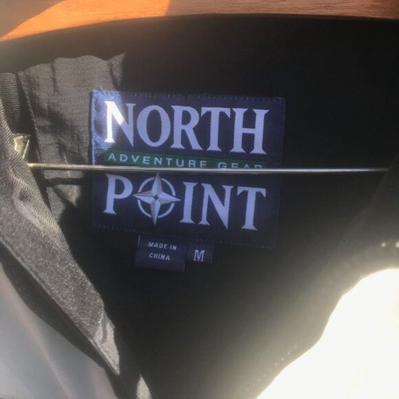 Uni-Sex Ski or Snowboarding Jacket . Size: Medium {8-10} . Women or Men - Picture 4 of 4